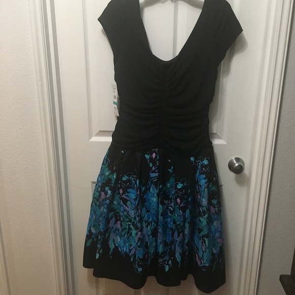 Missy Party Dress - Picture 5 of 8